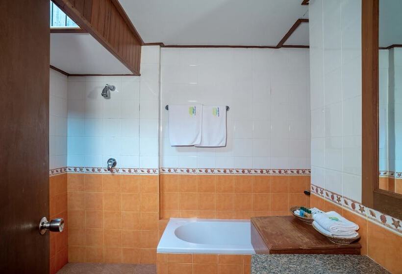 スーペリアーバンガロー, Aloha Resort