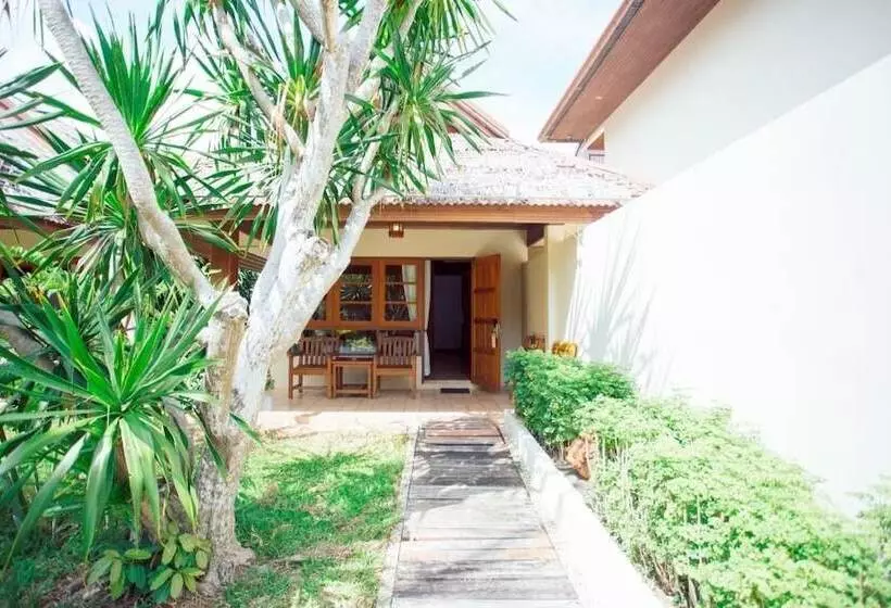 بانگلوی سوپریور, Aloha Resort