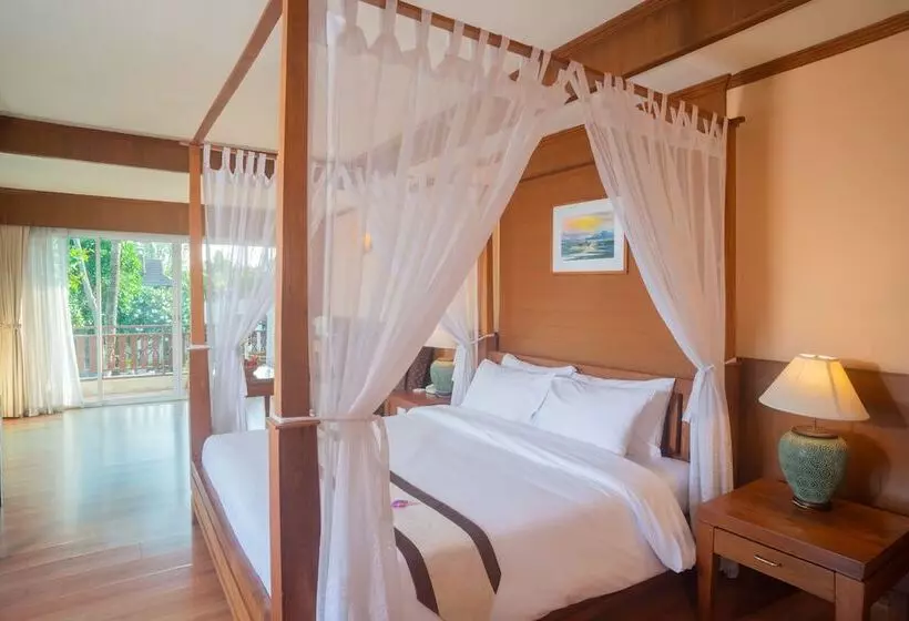 سوییت لوکس, Aloha Resort
