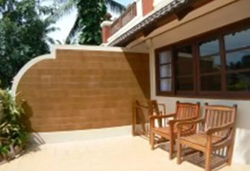 سوییت خانوادگی, Aloha Resort
