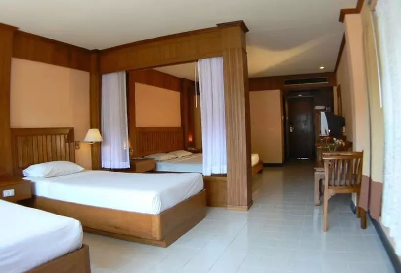 سوییت خانوادگی, Aloha Resort