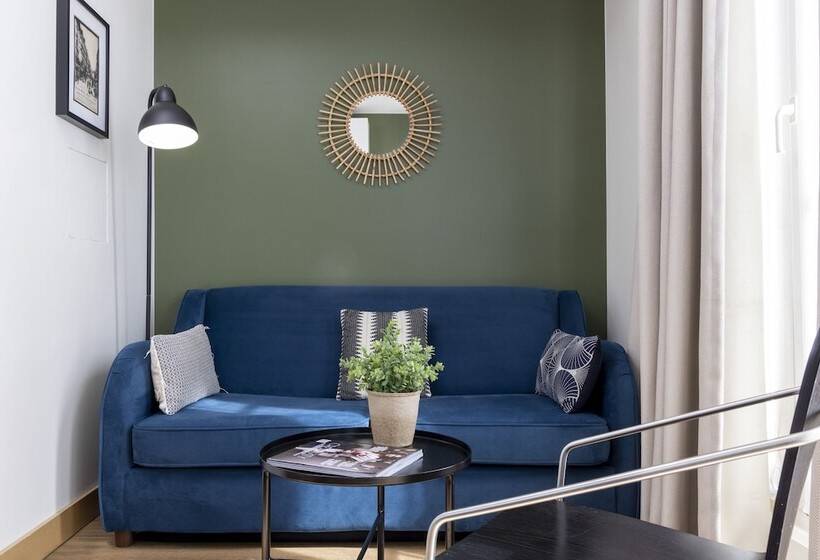 スタンダードルーム, Brady   Gare De L Est