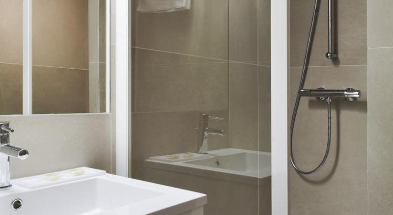 スタンダードシングルルーム, Brady   Gare De L Est