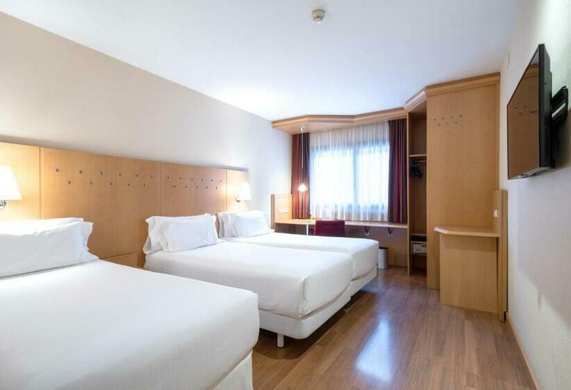 Номер Стандарт Трехместный, Catalonia La Maquinista