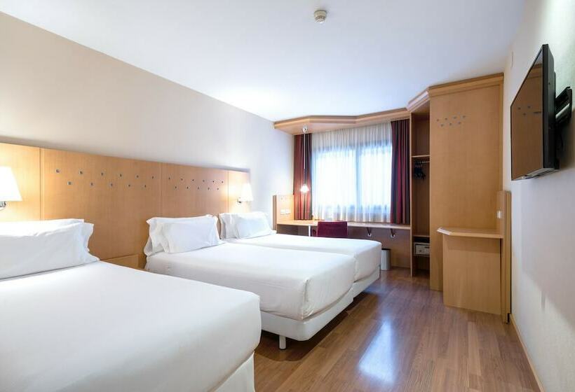 Номер Стандарт Трехместный, Catalonia La Maquinista