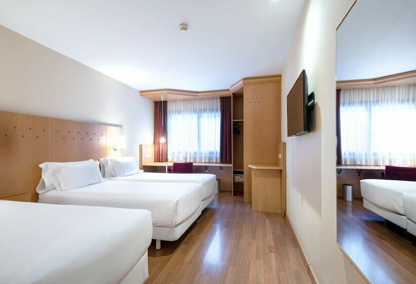 Номер Стандарт Трехместный, Catalonia La Maquinista