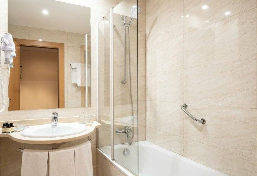 Номер Стандарт Трехместный, Catalonia La Maquinista