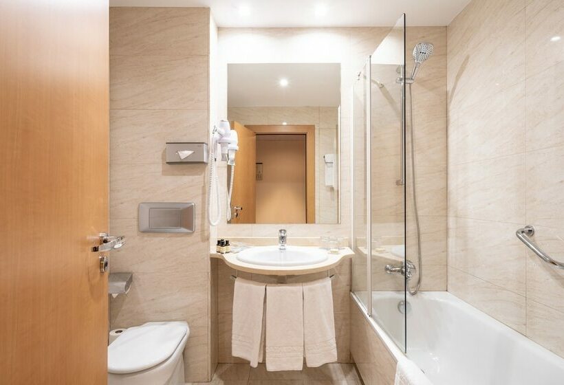 Номер Стандарт Трехместный, Catalonia La Maquinista