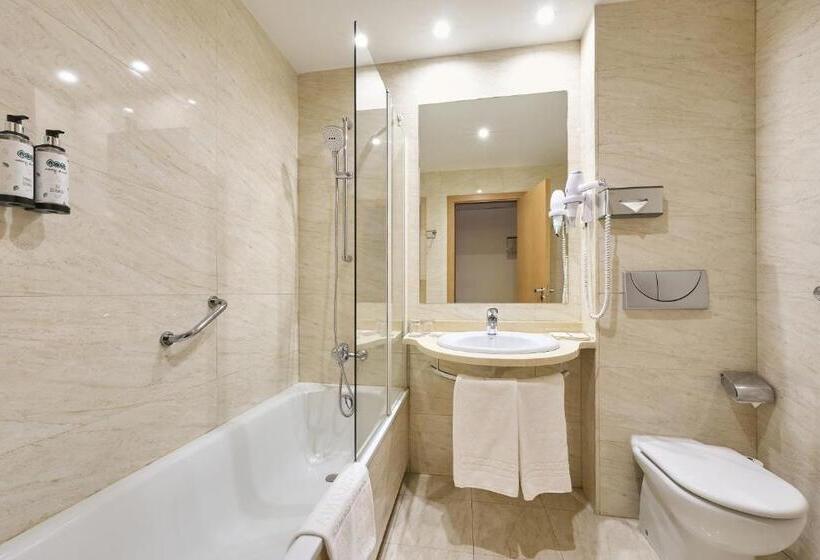 Номер Стандарт Трехместный, Catalonia La Maquinista