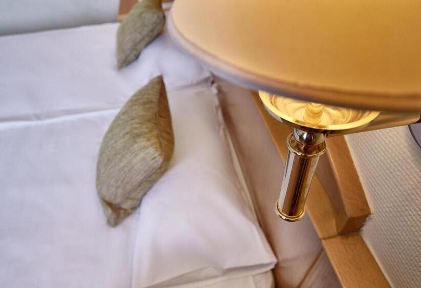 غرفة قياسية ثلاثية, Danubius Hotel Erzsébet City Center