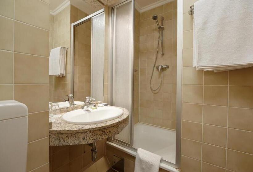 اتاق استاندارد سه نفره, Danubius Hotel Erzsébet City Center