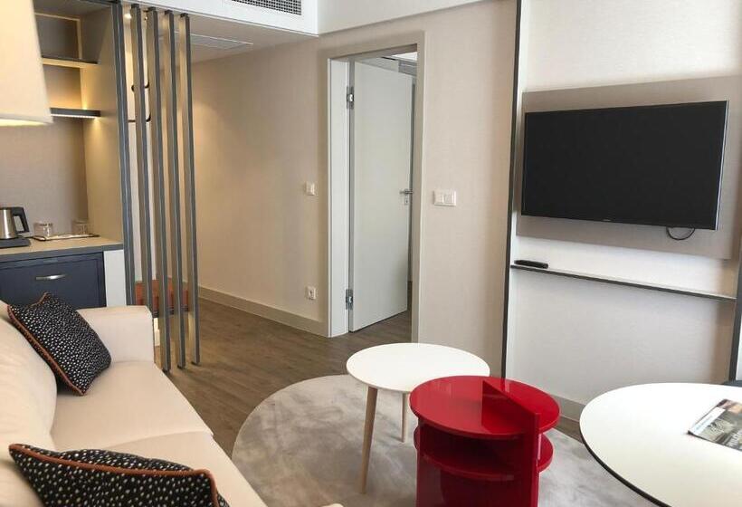 جناح جونيور, Danubius Hotel Erzsébet City Center