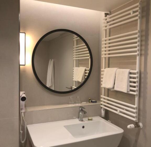 Полулюкс, Danubius Hotel Erzsébet City Center