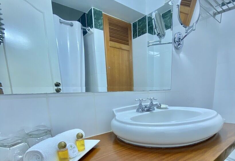 Номер Стандарт, Faraona Grand