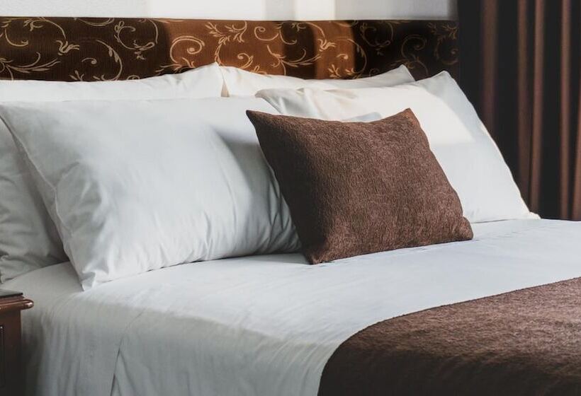 Номер Стандарт, Faraona Grand