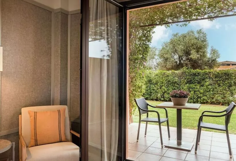 اتاق لوکس با چشم‌انداز باغ, Hacienda Son Antem Golf Resort, Autograph Collection