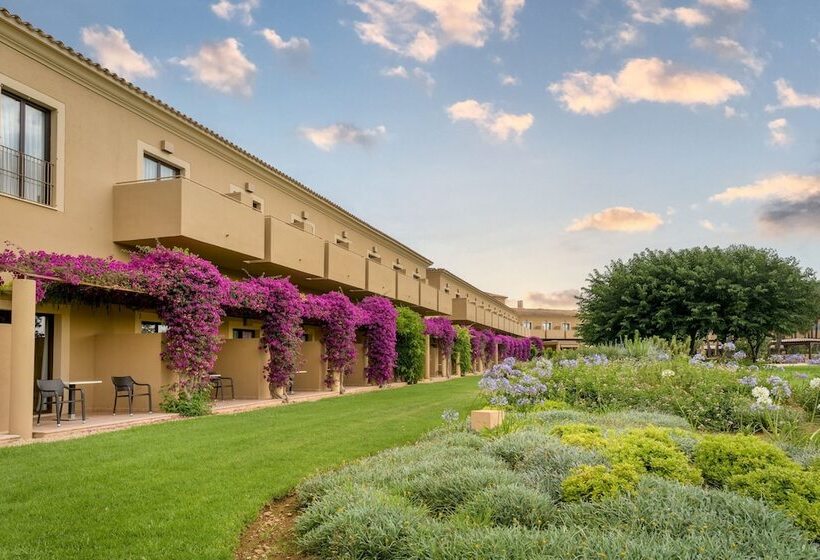 اتاق لوکس با چشم‌انداز باغ, Hacienda Son Antem Golf Resort, Autograph Collection