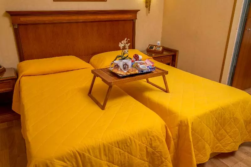 スタンダードルーム, Luxury Rooms H 2000 Roma