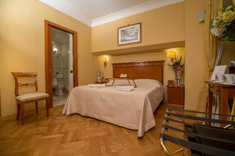 スタンダードルーム, Luxury Rooms H 2000 Roma