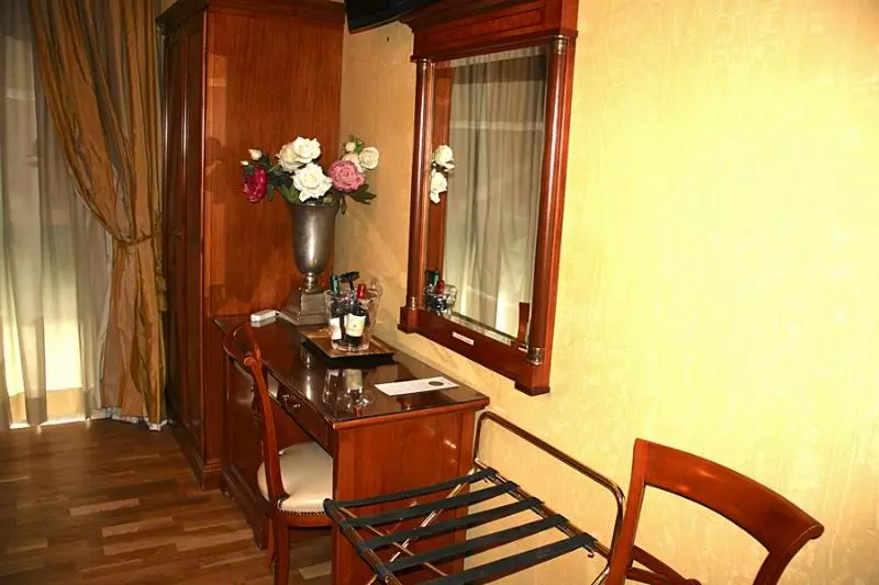 スタンダードトリプルルーム, Luxury Rooms H 2000 Roma