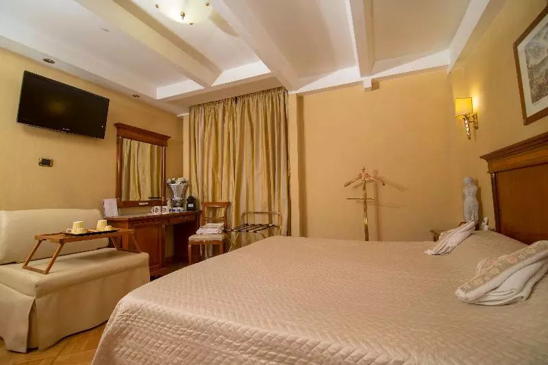 スタンダードトリプルルーム, Luxury Rooms H 2000 Roma