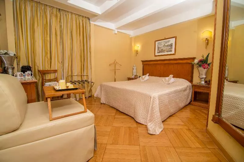 スタンダードトリプルルーム, Luxury Rooms H 2000 Roma