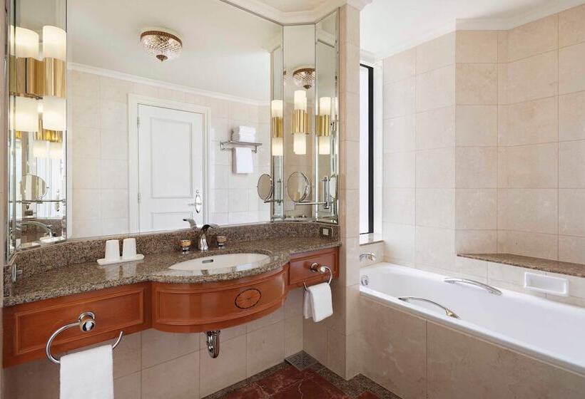 Полулюкс, Nagoya Marriott Associa