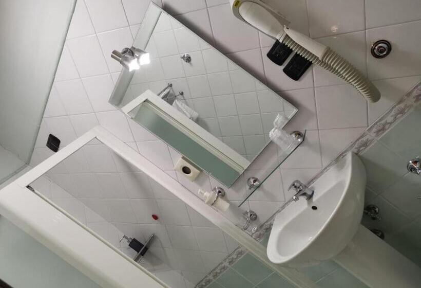 Habitación Estàndard Individual, Neapolis