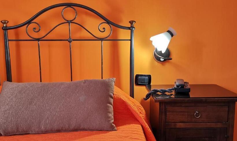 Habitació Estàndard, Neapolis