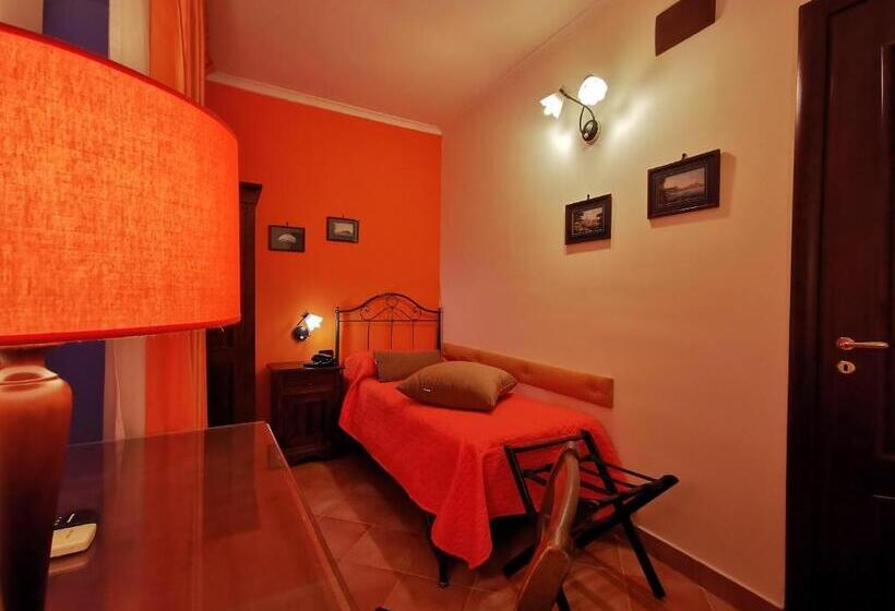 Habitación Estàndard Individual, Neapolis
