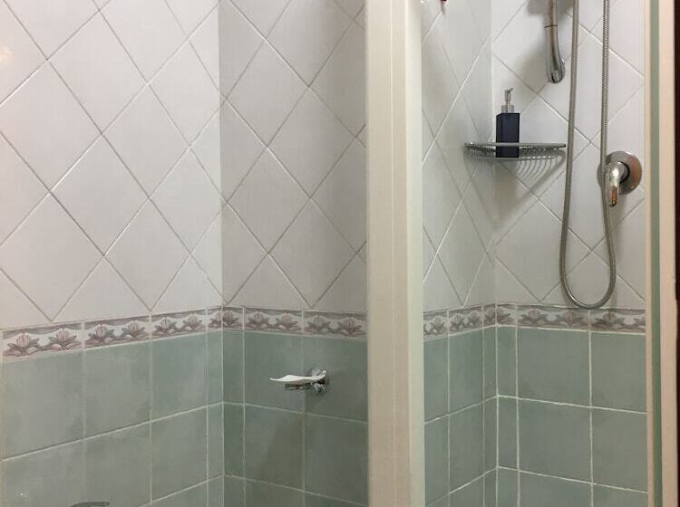 Habitació Triple Estàndard, Neapolis