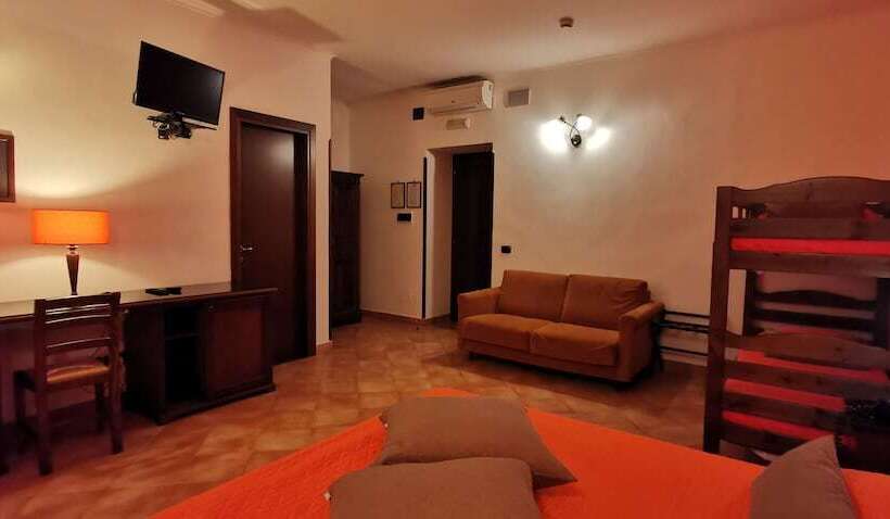 Habitació Triple Estàndard, Neapolis