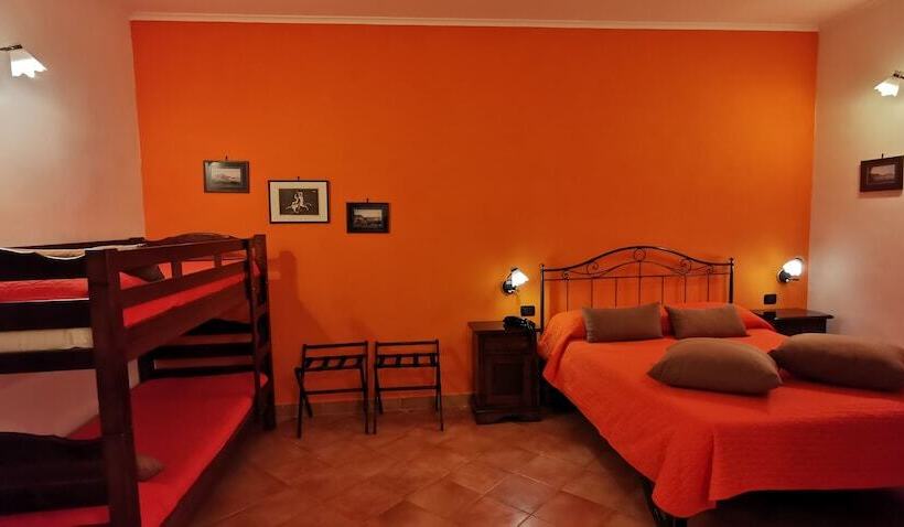 Habitació Triple Estàndard, Neapolis