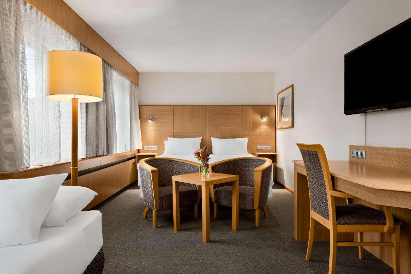 חדר סופריור לשלושה, NH Noordwijk Conference Centre Leeuwenhorst