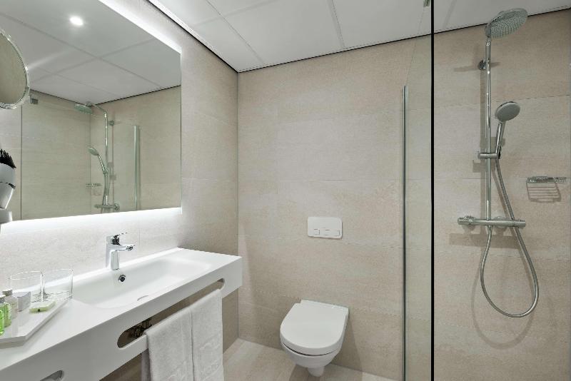 חדר סופריור לשלושה, NH Noordwijk Conference Centre Leeuwenhorst