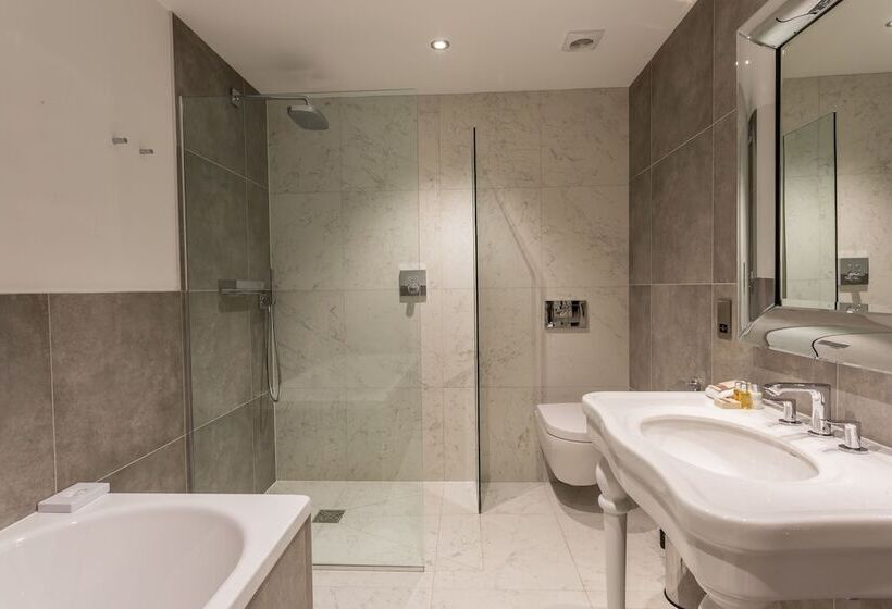 חדר סופריור, Storrs Hall