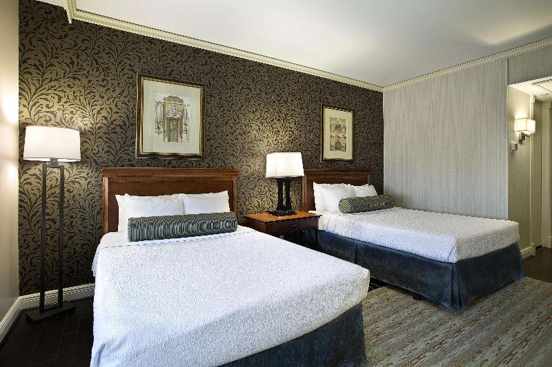 Номер Deluxe, The Whitehall Houston