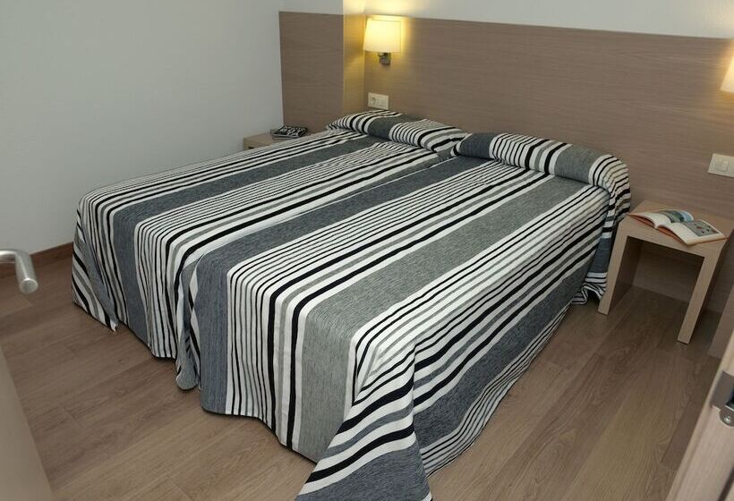 带1个卧室的带海景的公寓, Almirall Apartaments