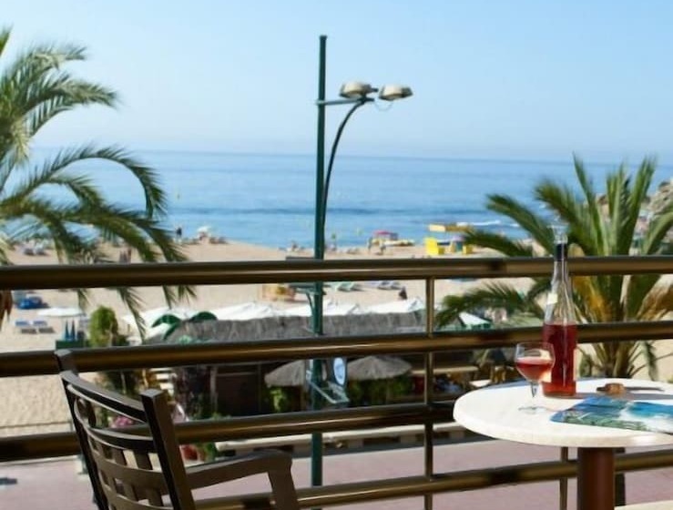 带1个卧室的带海景的公寓, Almirall Apartaments