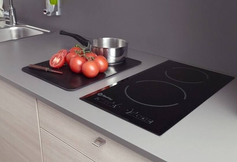 标准工作室, Almirall Apartaments