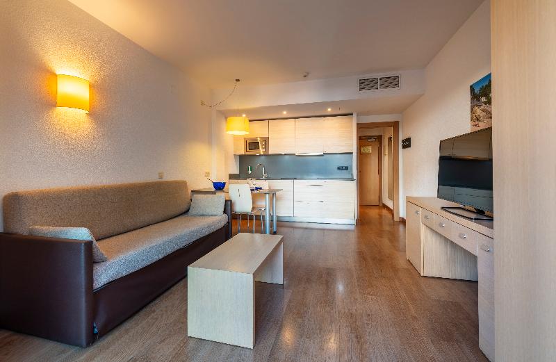 标准工作室, Almirall Apartaments