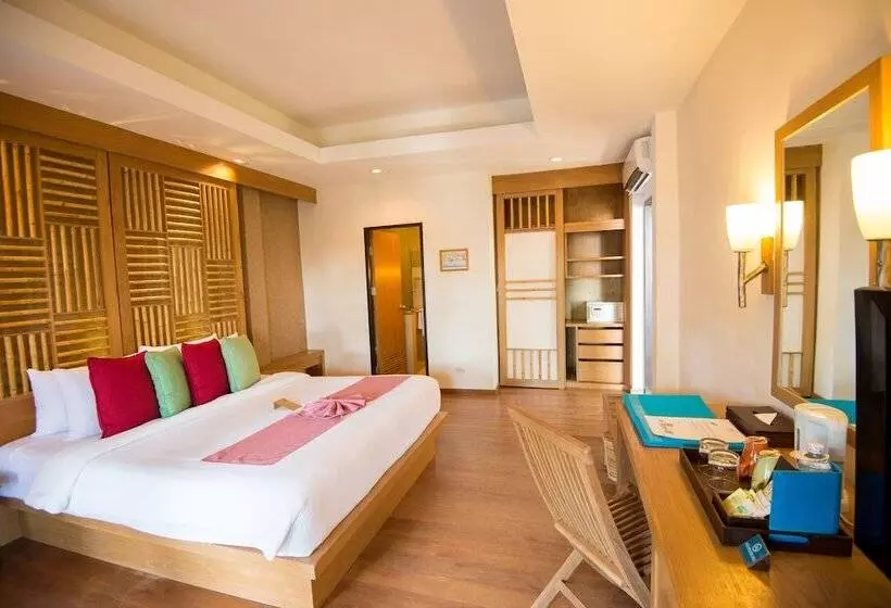 کلبه دلوکس, Ao Prao Resort