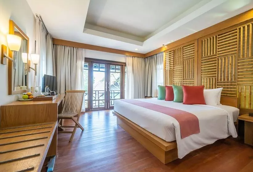 کلبه دلوکس, Ao Prao Resort