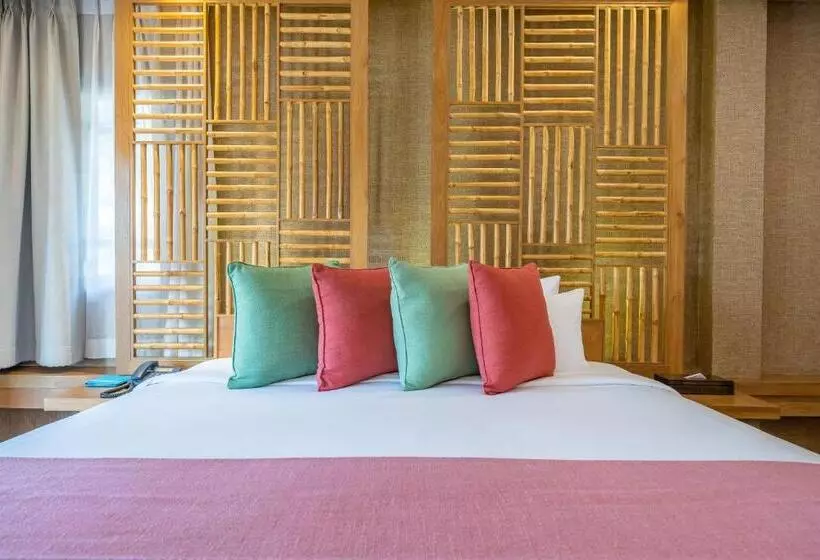 کلبه دلوکس, Ao Prao Resort