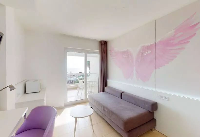 سوییت با چشم‌انداز دریا, Tropic Garden Hotel Apartments
