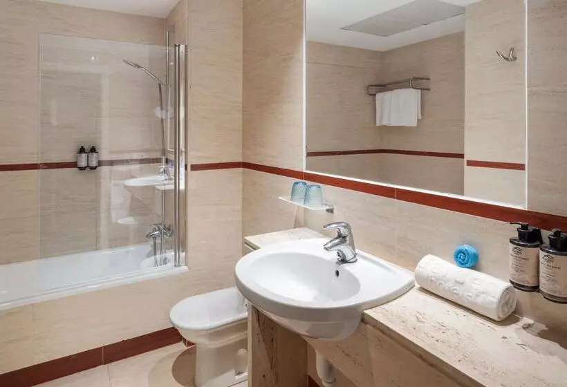 سوییت با چشم‌انداز دریا, Tropic Garden Hotel Apartments