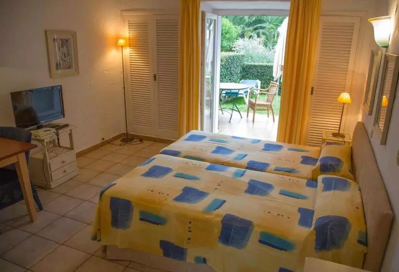 استودیوی استاندارد, Apartamentos Parque Mar
