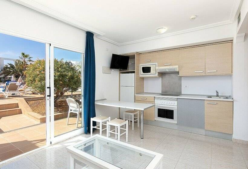 Апартаменты 1 Спальня Вид на Бассейн, Arena Beach