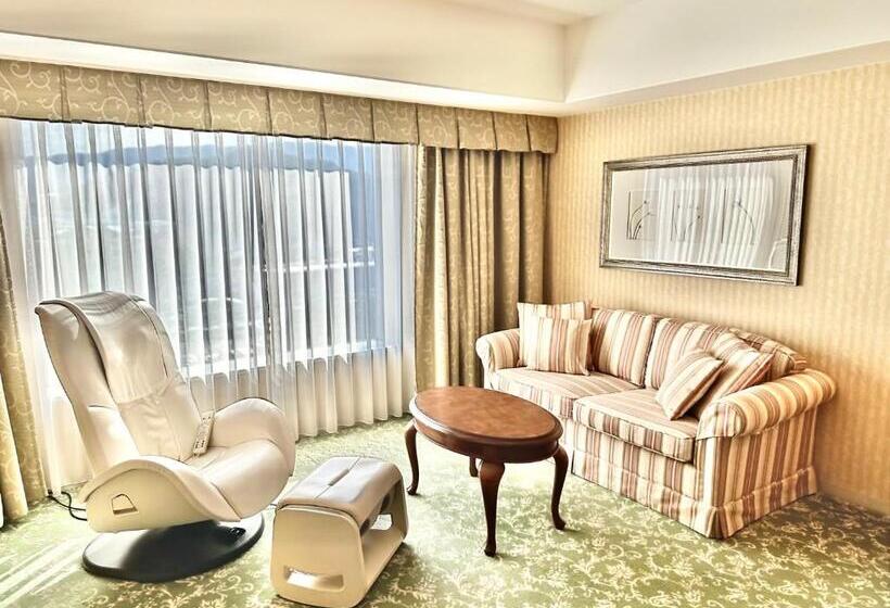 Номер Deluxe Кровать Кинг, Associa Takayama Resort