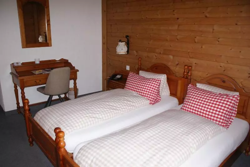 Standard Neljän Hengen Huone, Baeren Hotel, The Bear Inn